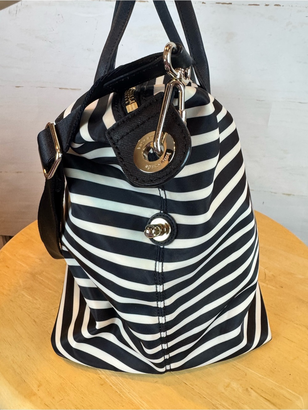 Kate Spade | Large Striped Zipper Tote with Crossbody Strap - Picture 8 of 14
